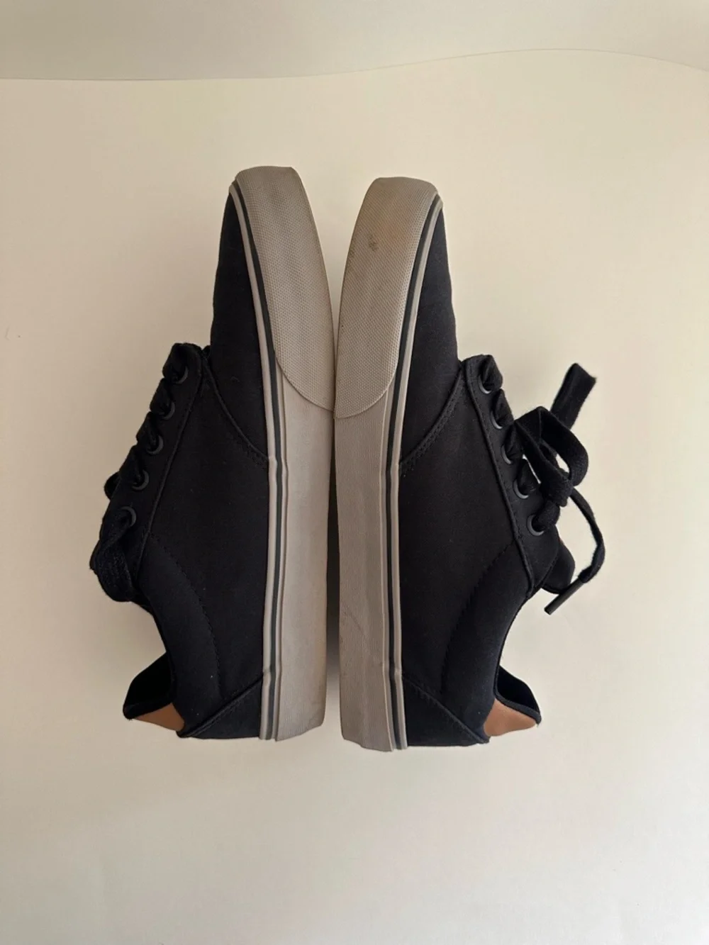 Vans Black Deluxe Comfort Atwood Sneakers